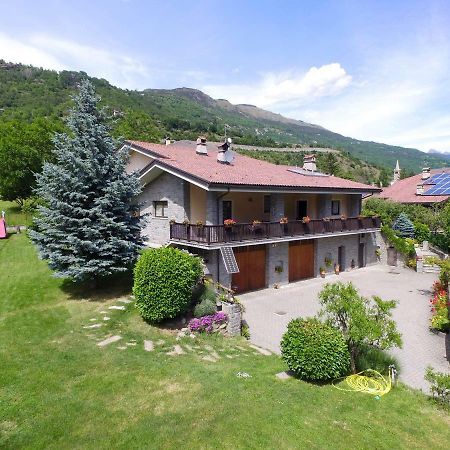 Le Joli Rosier Bed & Breakfast Nus Exterior photo
