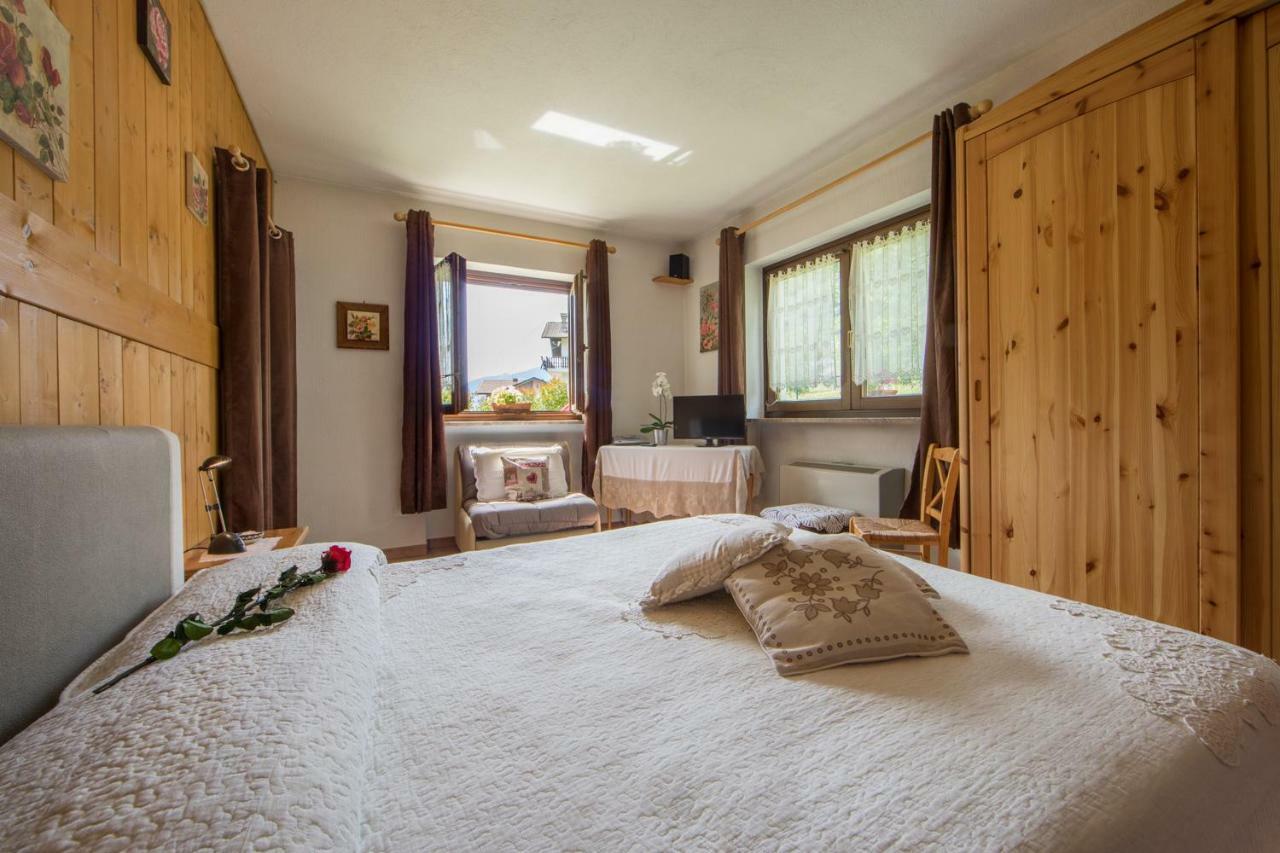Le Joli Rosier Bed & Breakfast Nus Exterior photo